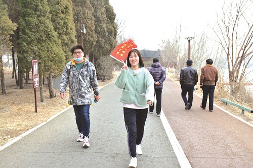 “巾幗心系企 建功新時(shí)代” 一一包頭熱力集團(tuán)女工倡議書12.jpg